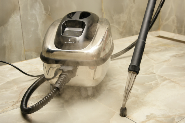 Fugatisztítás, vízkőtakarítás multifunkciós száraz gőzzel, legjobb gőztisztító készülékünk a Richter SC PRO1