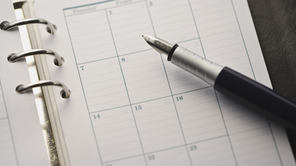 Husveti nyitva tartas